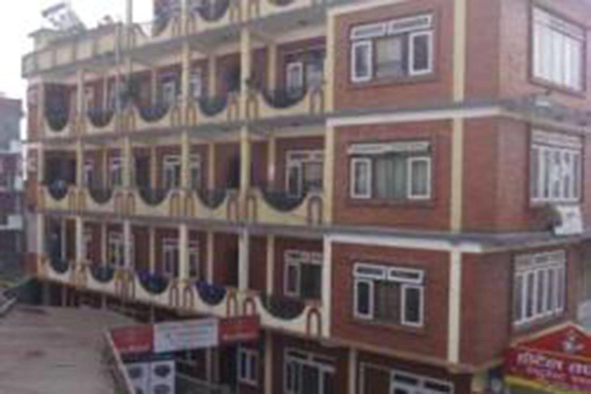 Aryal International Hotel Kathmandu Esterno foto
