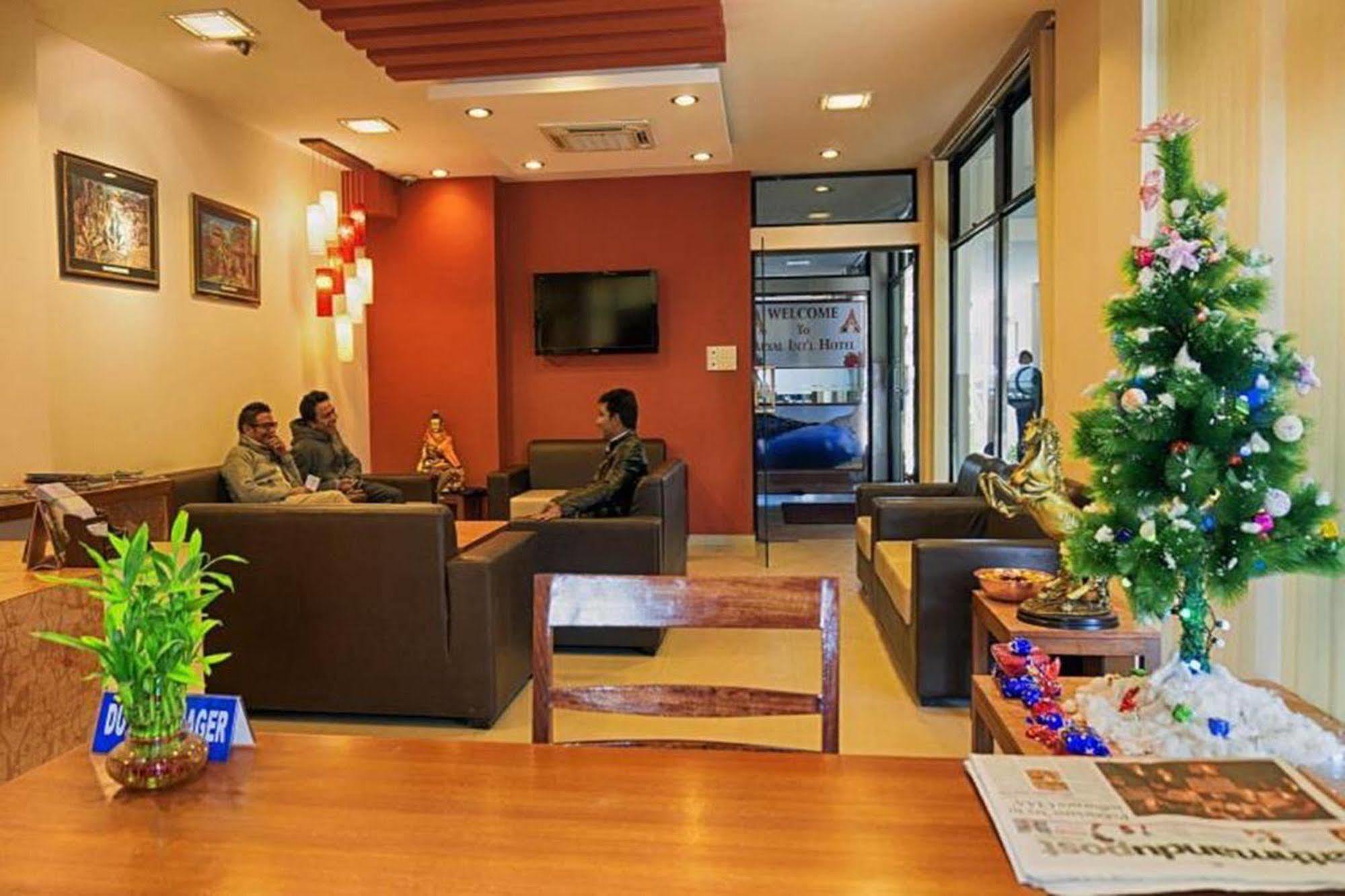 Aryal International Hotel Kathmandu Esterno foto