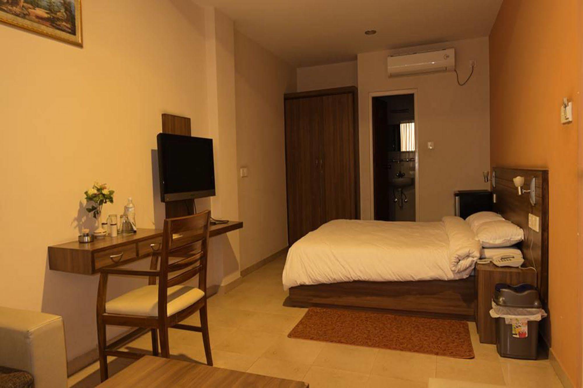 Aryal International Hotel Kathmandu Esterno foto