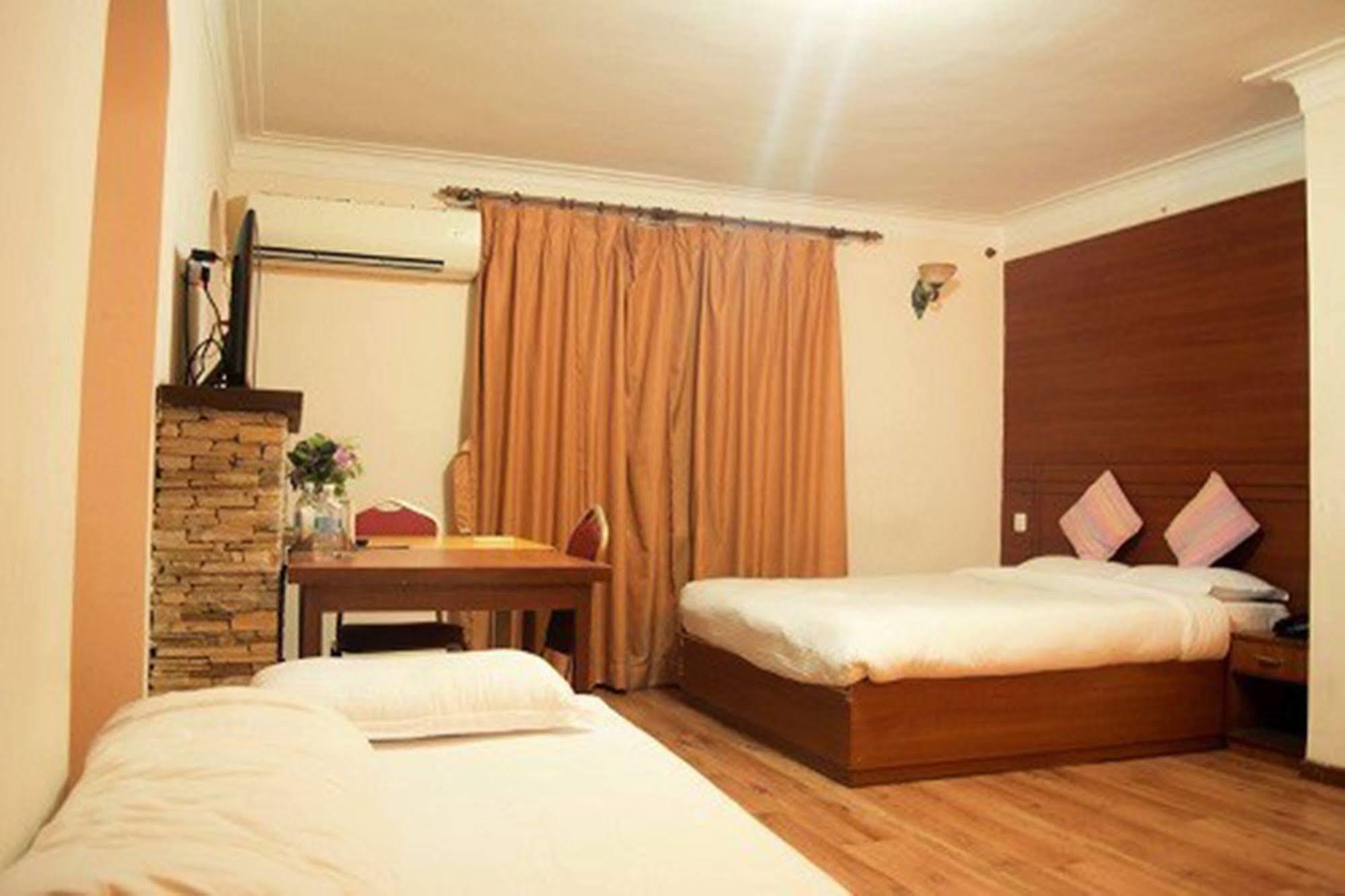 Aryal International Hotel Kathmandu Esterno foto