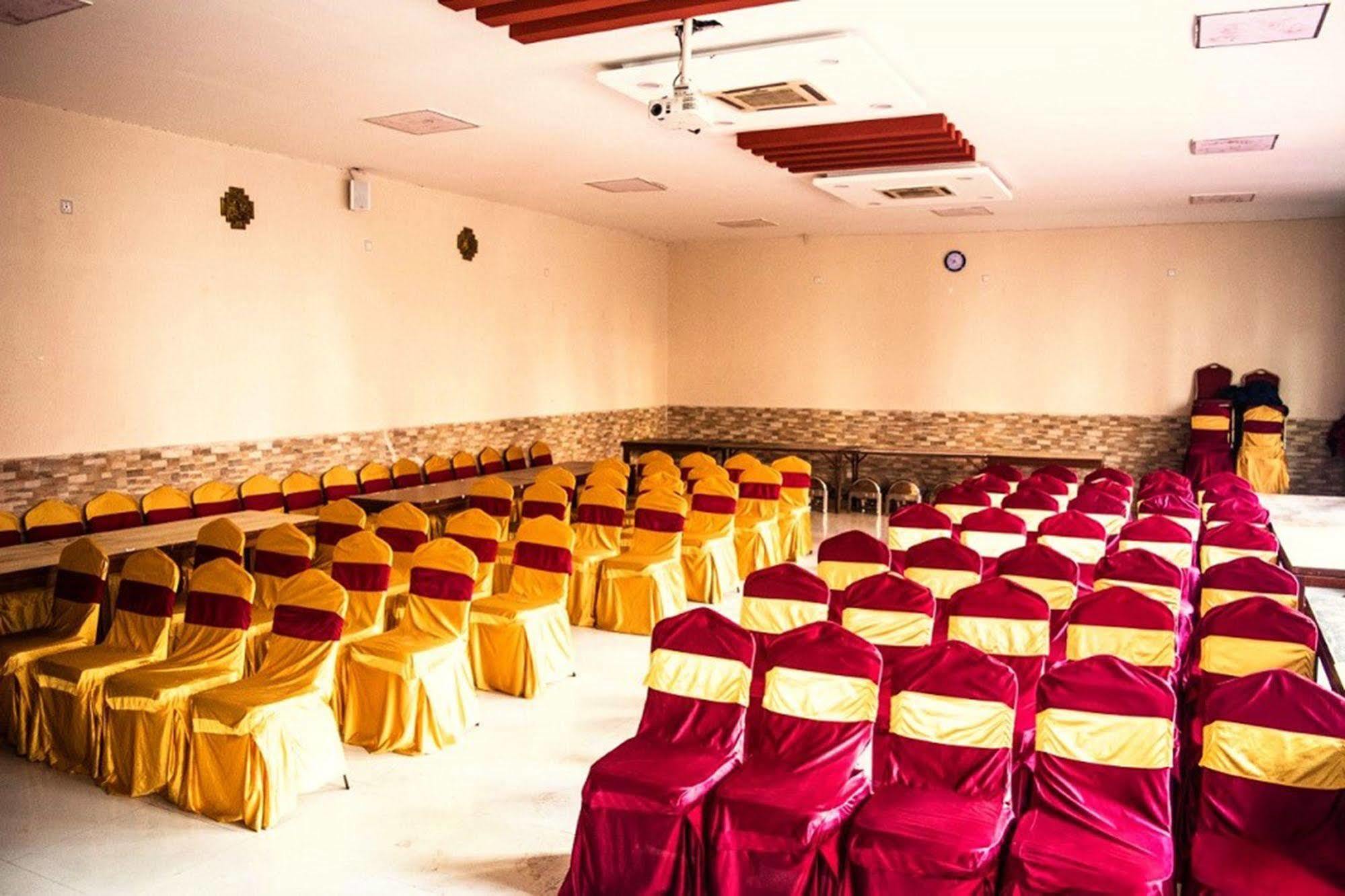 Aryal International Hotel Kathmandu Esterno foto