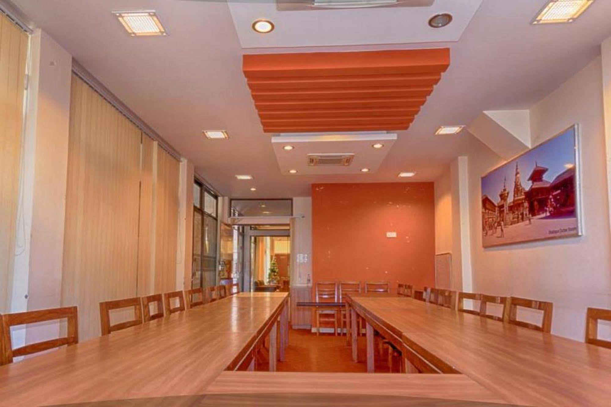 Aryal International Hotel Kathmandu Esterno foto